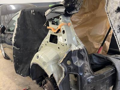 Unfallinstandsetzung - Karosserierohbau mit freiliegender Fahrzeugstruktur